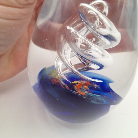 DYNASTY GALLERY HEIRLOOM COLLECTION EGG SHAPED GLASS PAPERWEIGHT COBALT & CLEAR - Picture 12 of 13